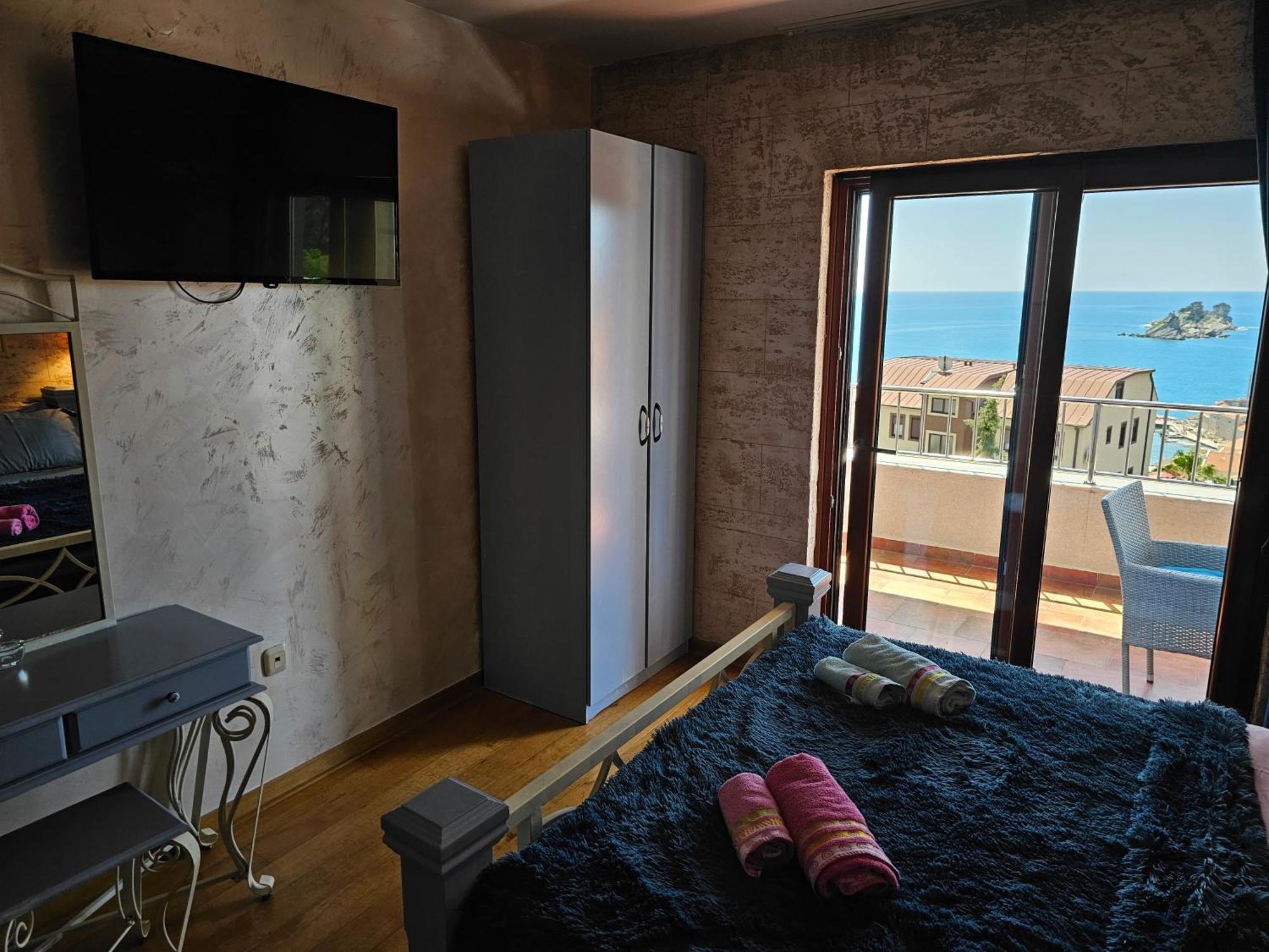 Medin Apartments Bluvista Petrovac 外观 照片