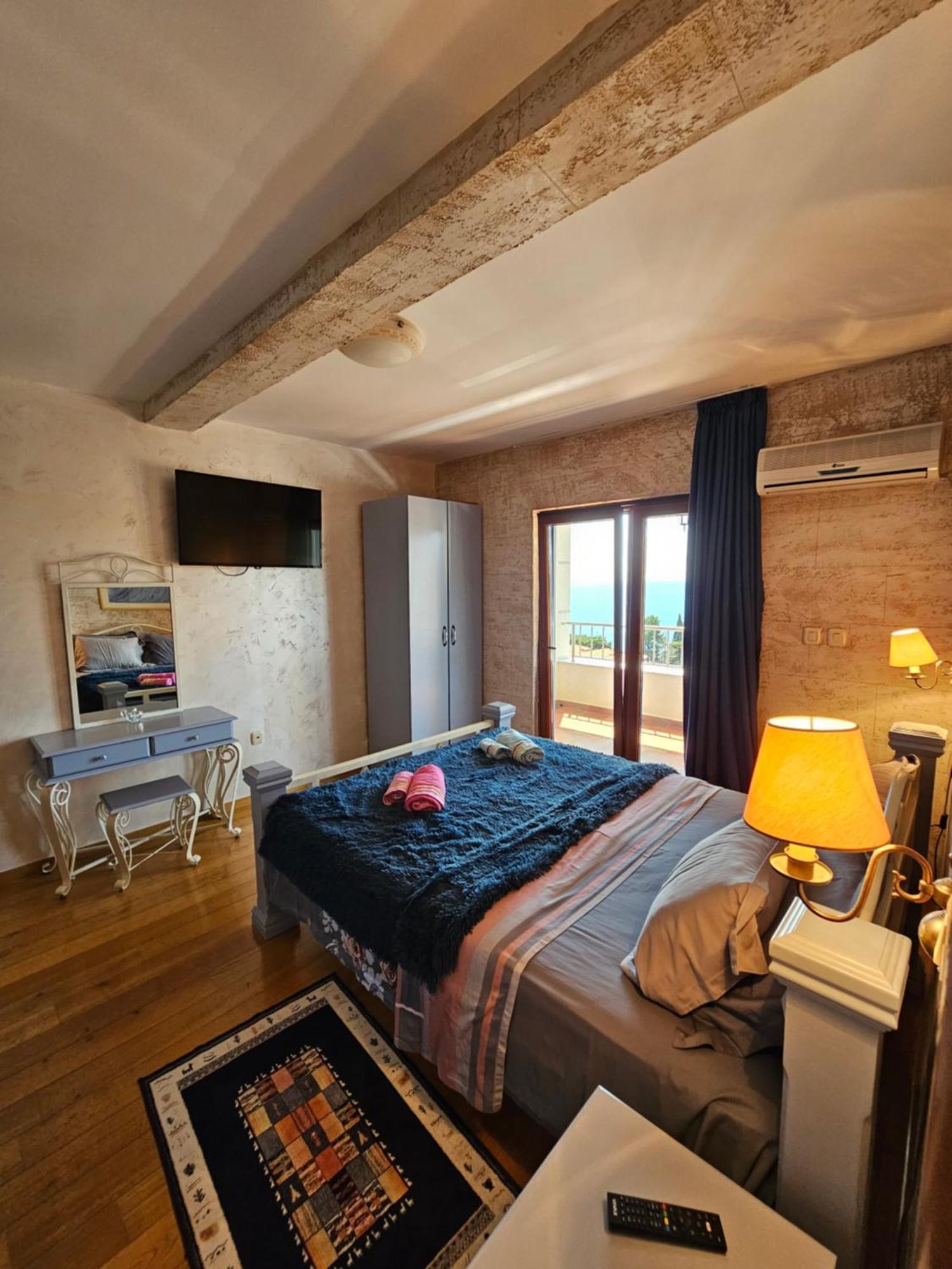Medin Apartments Bluvista Petrovac 外观 照片