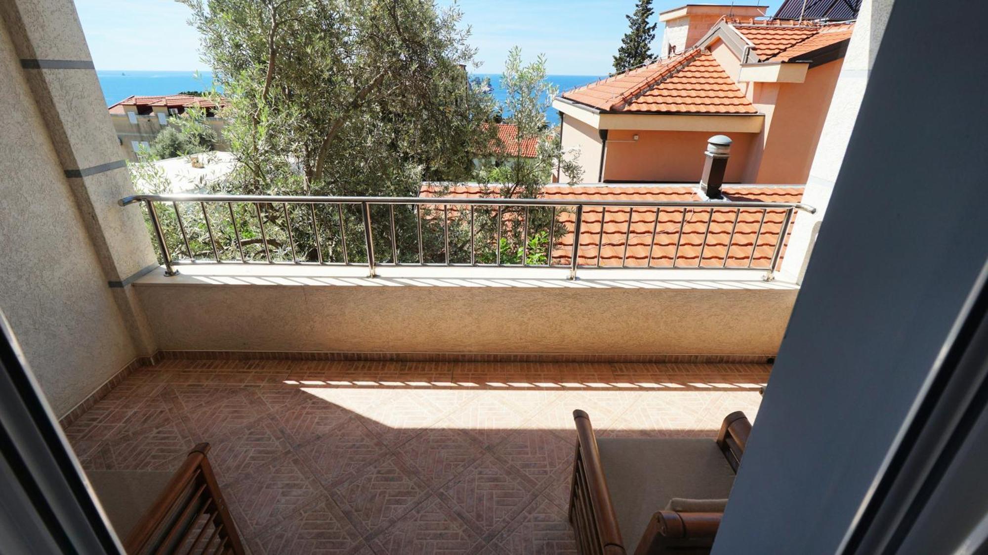 Medin Apartments Bluvista Petrovac 外观 照片